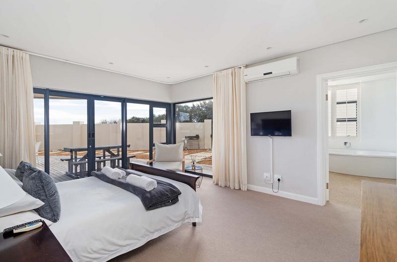 7 Bedroom Property for Sale in Llandudno Western Cape